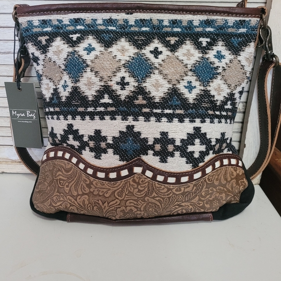 NWT Myra Shoulder Bag - Picture 6 of 6